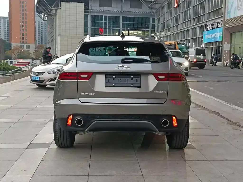 Jaguar E-PACE 2023 из CN, фото 7