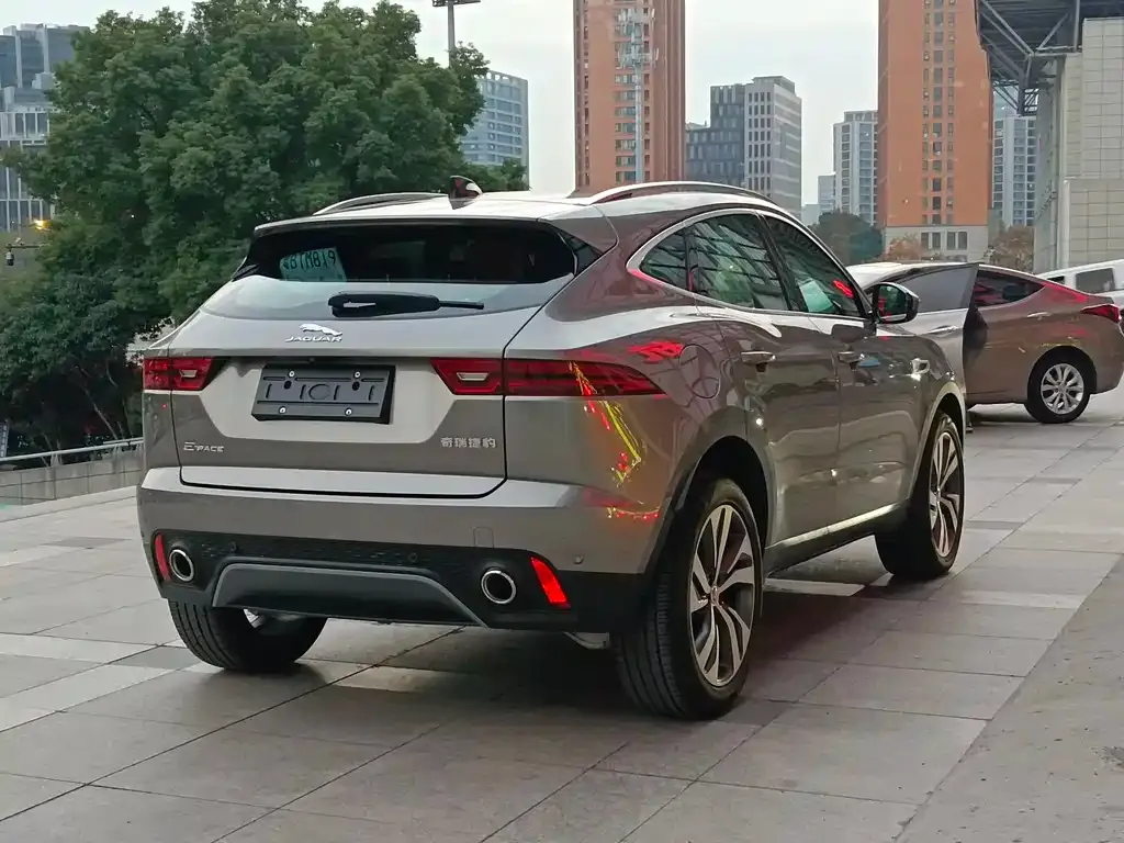 Jaguar E-PACE 2023 из CN, фото 8