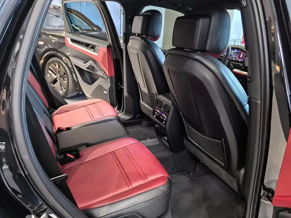 Porsche Cayenne Hybrid 2024 из CN, фото 10