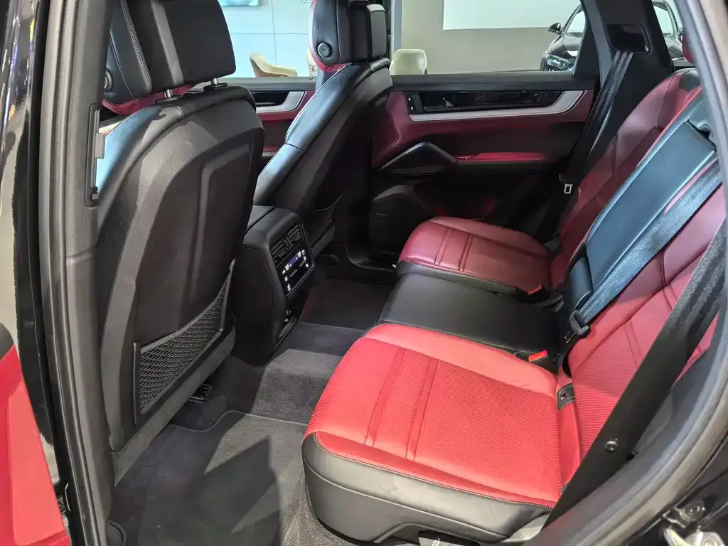 Porsche Cayenne Hybrid 2024 из CN, фото 8