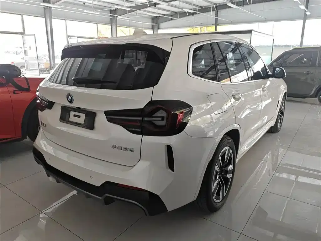 BMW iX3 2024 из CN, фото 7