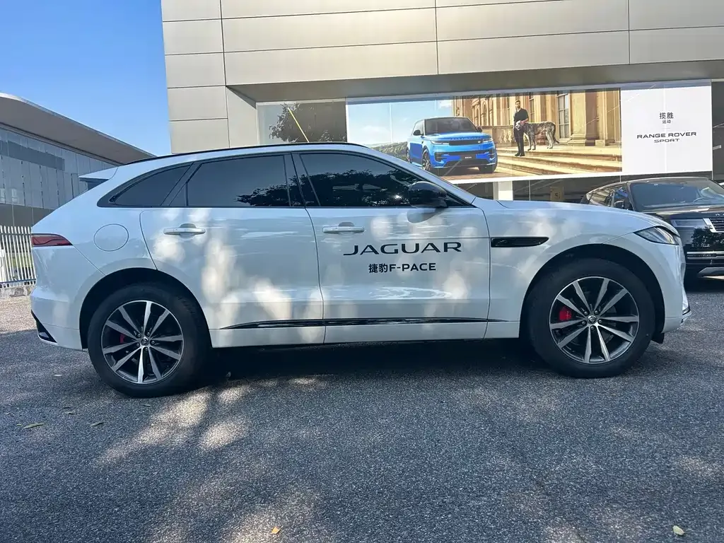Jaguar F-PACE 2023 из CN, фото 3