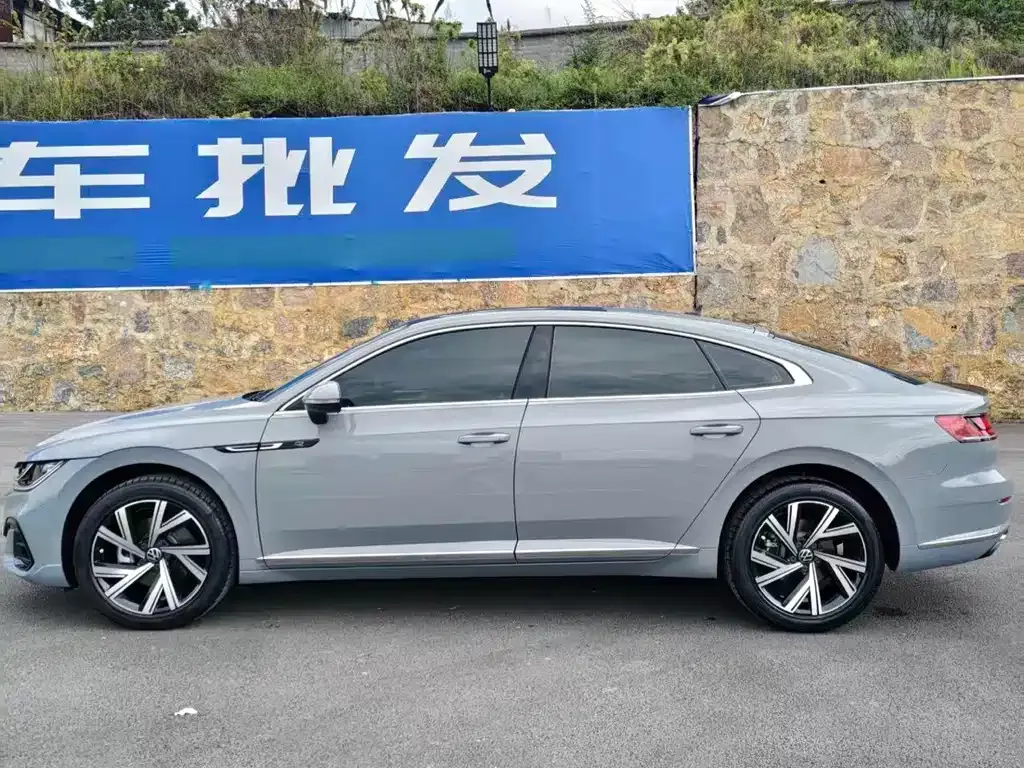 Volkswagen CC 2023 из CN, фото 8