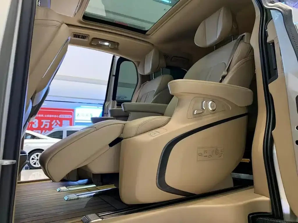 Buick GL8 2021 из CN, фото 7