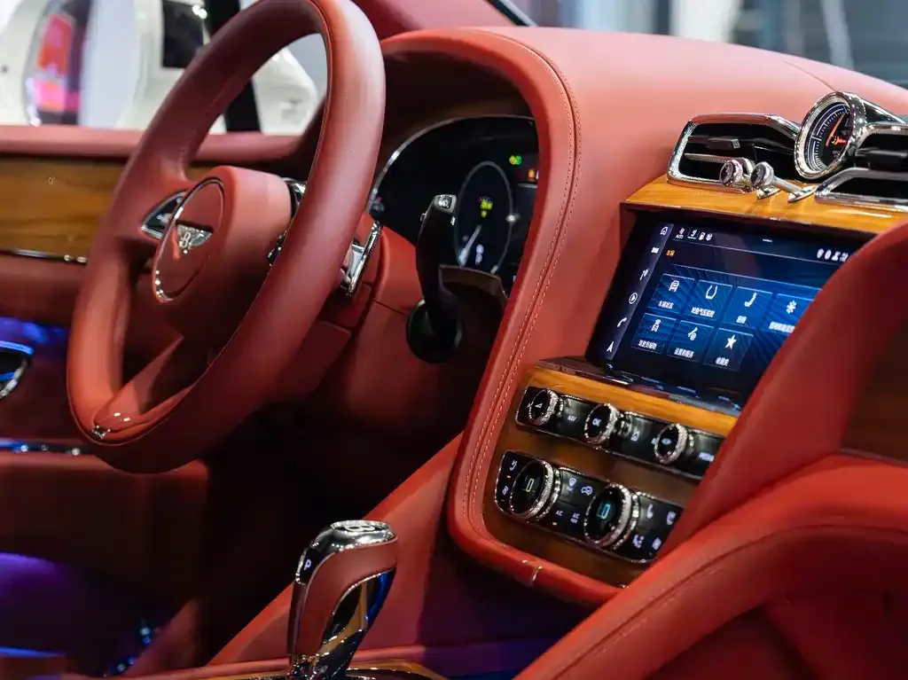 Bentley Bentayga 2022 из CN, фото 10