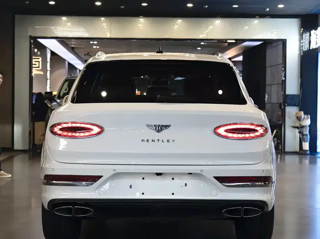 Bentley Bentayga 2022 из CN, фото 6