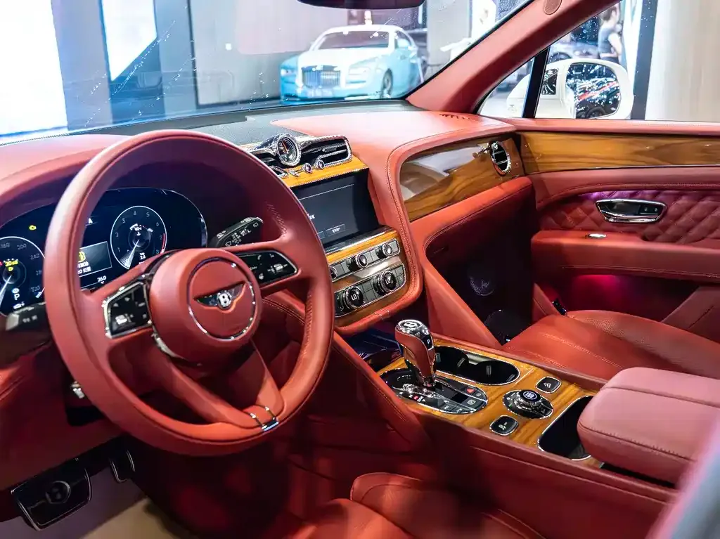 Bentley Bentayga 2022 из CN, фото 7