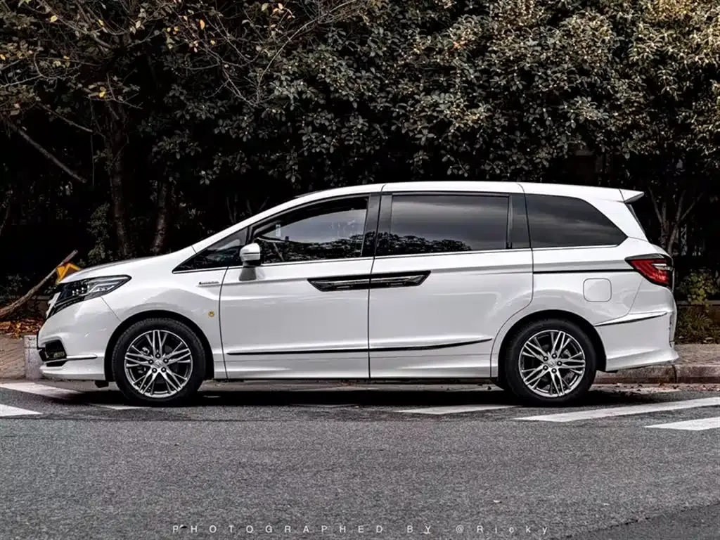 Honda Elysion 2021 из CN, фото 2