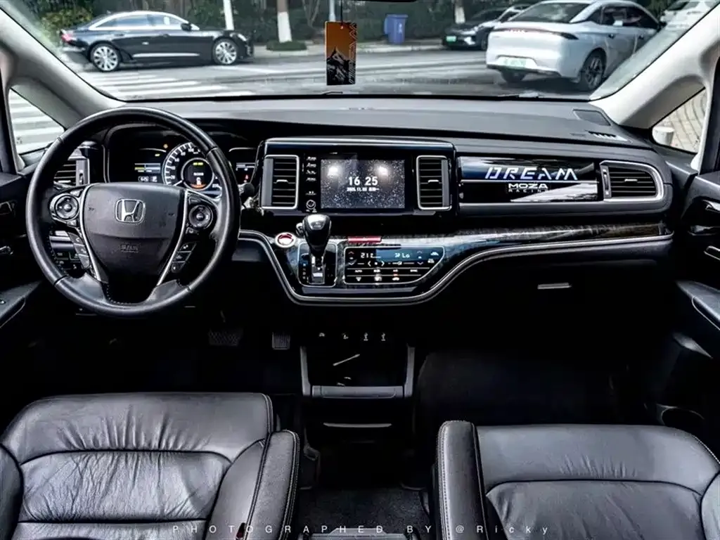 Honda Elysion 2021 из CN, фото 3
