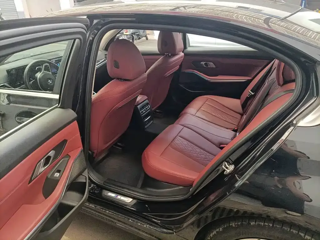 BMW 3 Series 2024 из CN, фото 6