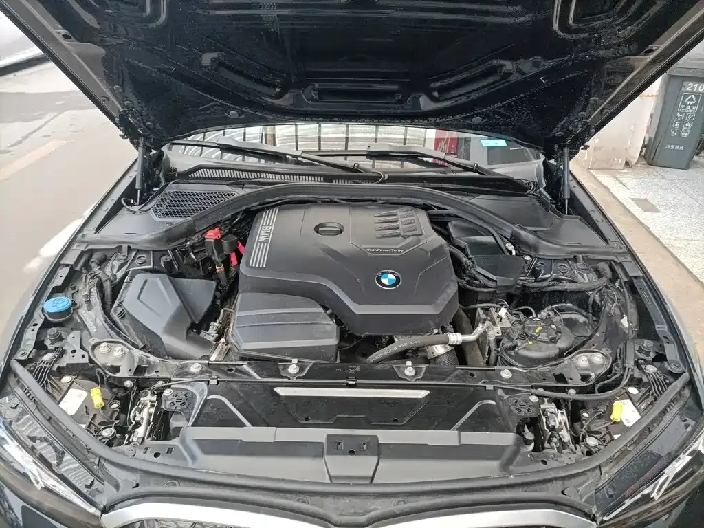 BMW 3 Series 2024 из CN, фото 7