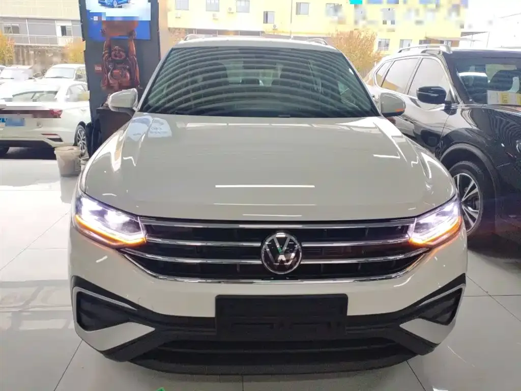Volkswagen Tiguan L 2022 из CN, фото 3