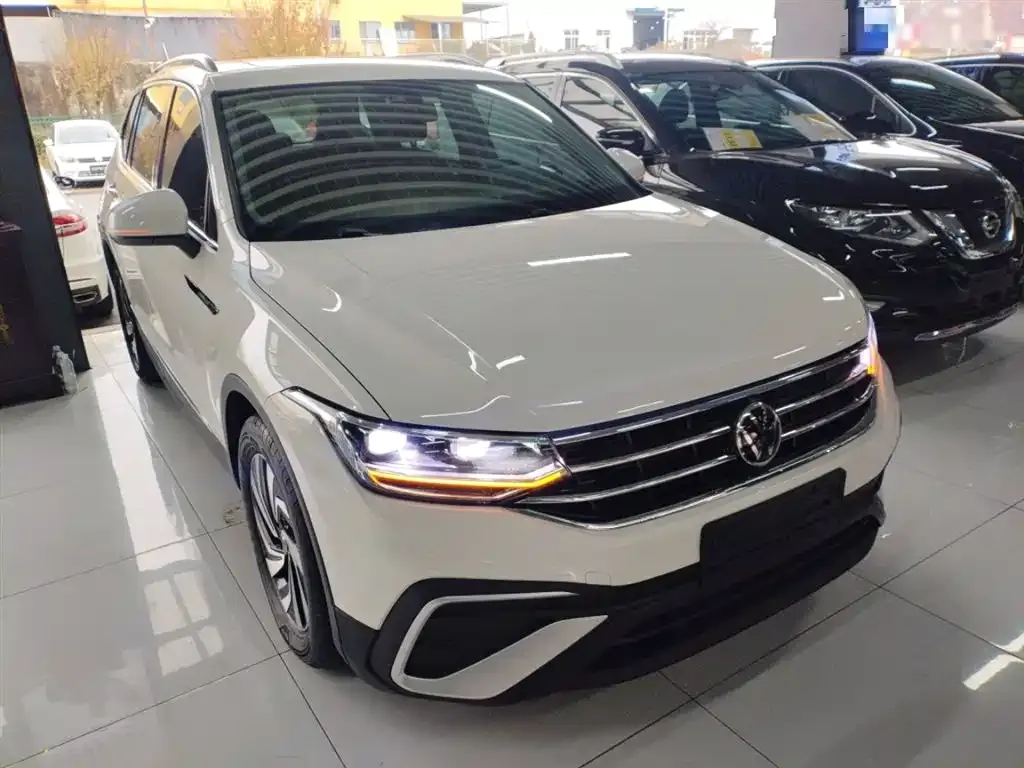 Volkswagen Tiguan L 2022 из CN, фото 4