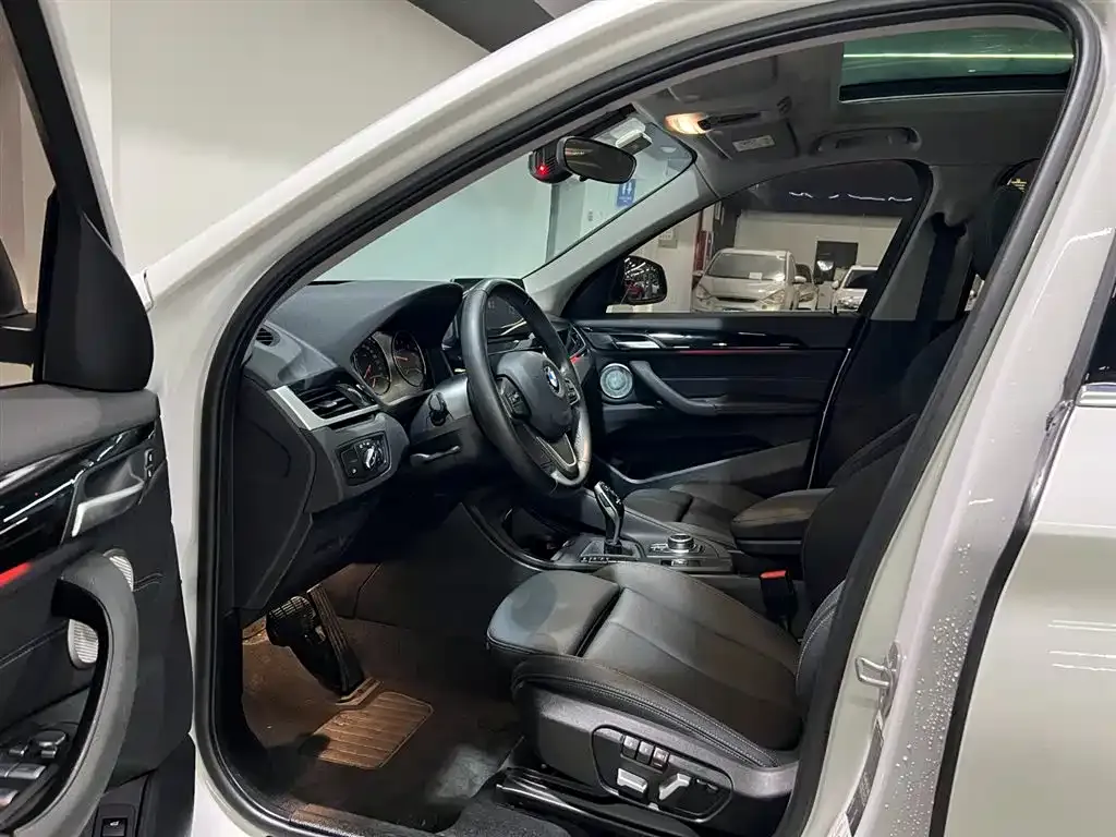 BMW X1 2021 из CN, фото 10