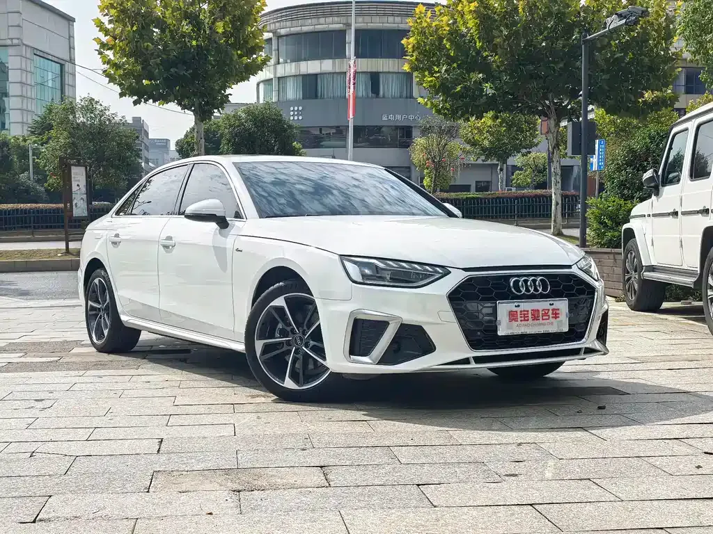 Audi A4L 2023 из CN, фото 3