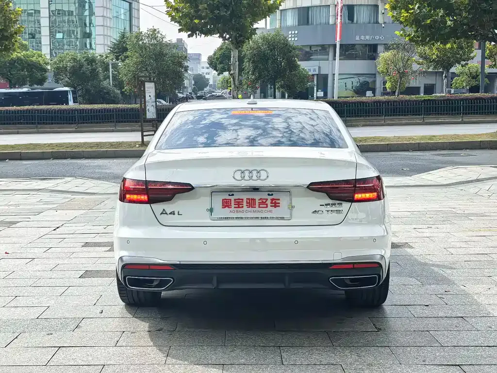 Audi A4L 2023 из CN, фото 5