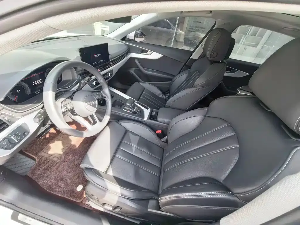 Audi A4L 2023 из CN, фото 7