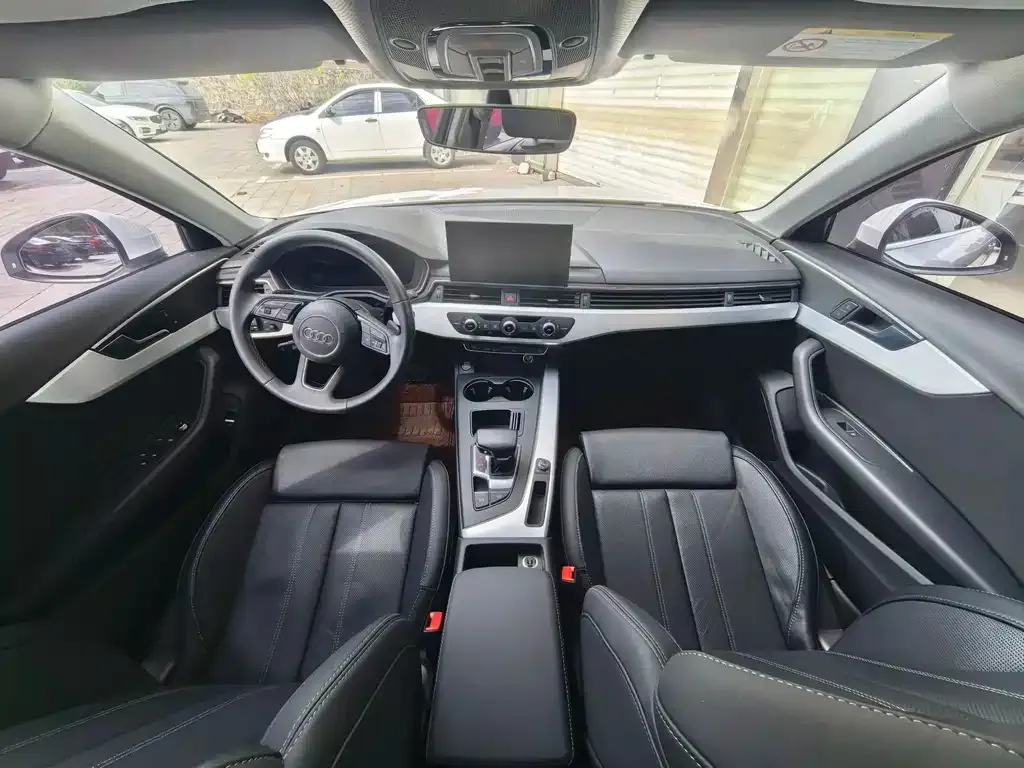Audi A4L 2023 из CN, фото 8