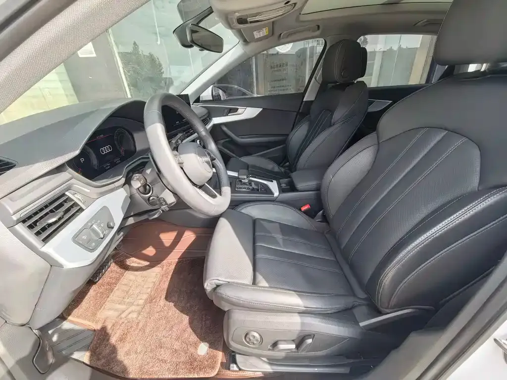 Audi A4L 2023 из CN, фото 9
