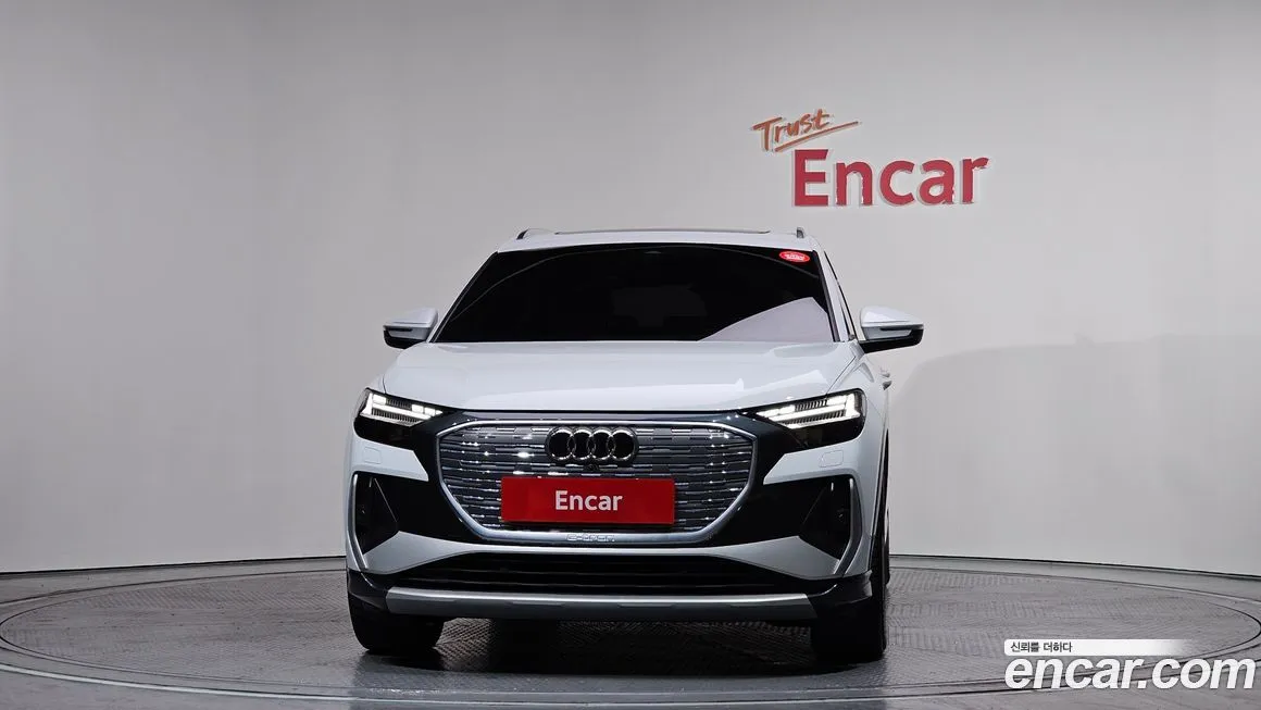 Audi Q4 e-tron — фото 3