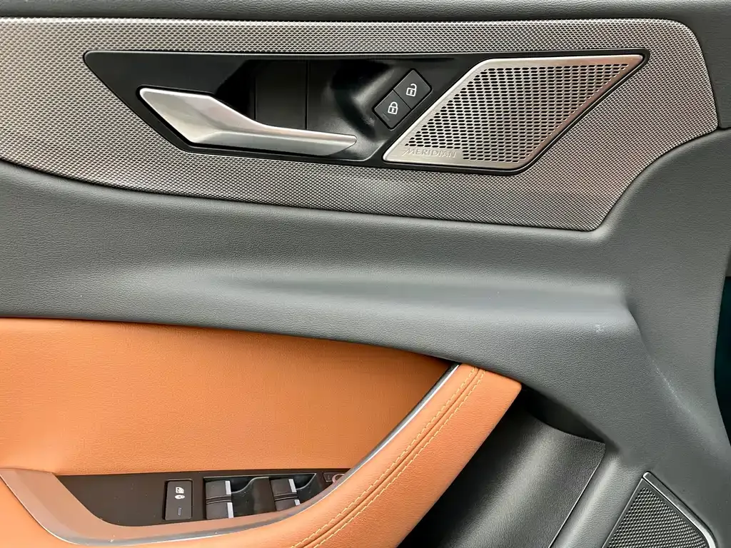 Jaguar XEL 2024 из CN, фото 9