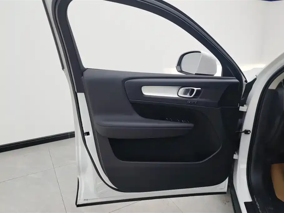 Volvo XC40 2021 из CN, фото 7