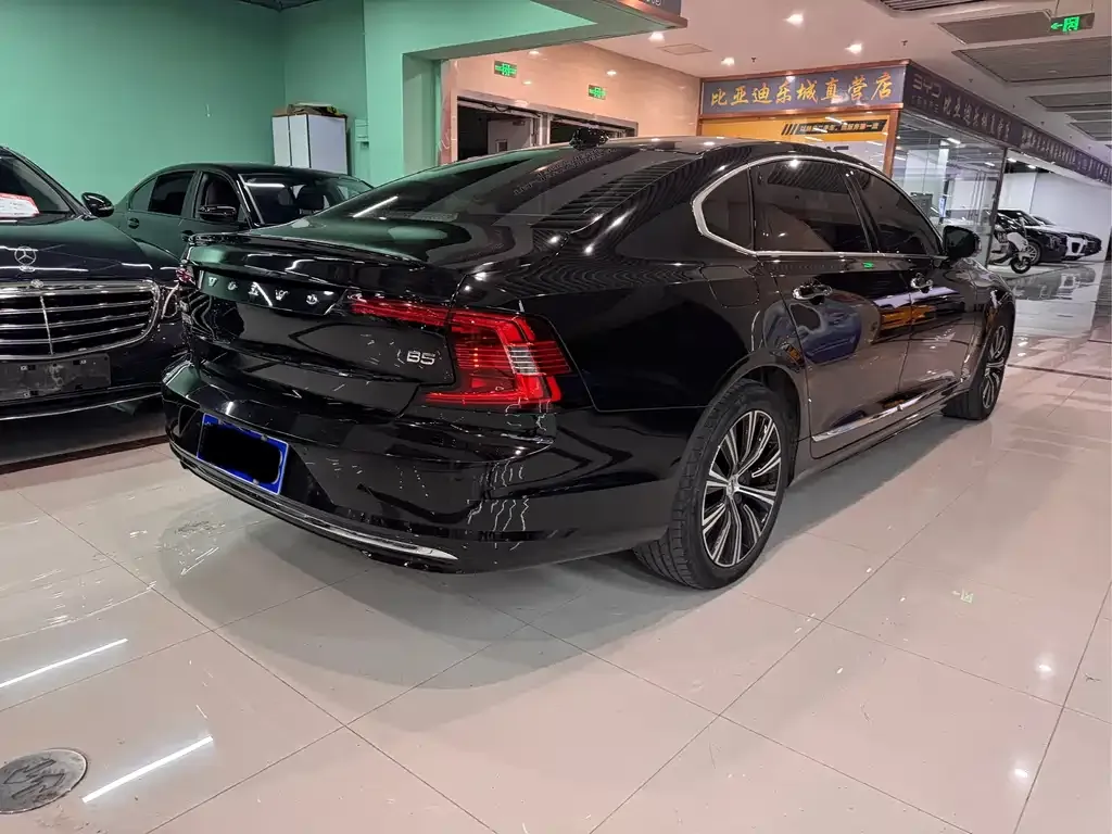 Volvo S90 — фото 4