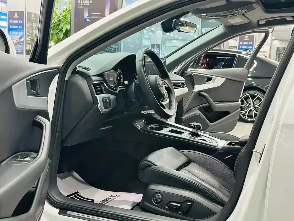 Audi A4L 2021 из CN, фото 3