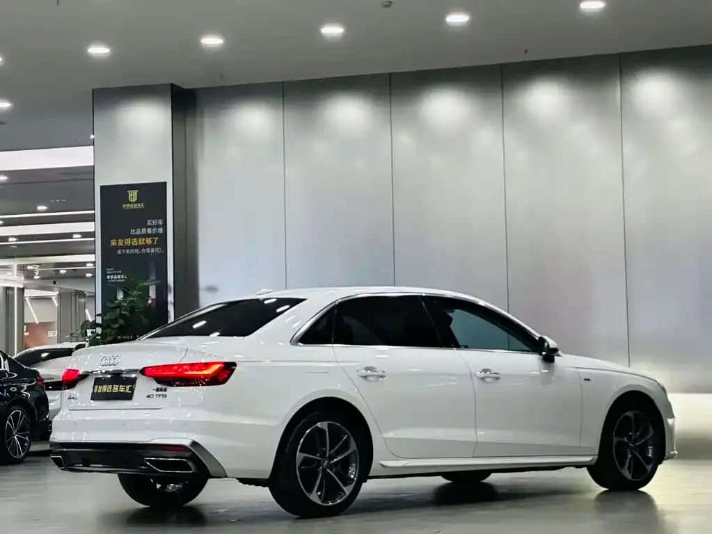 Audi A4L 2021 из CN, фото 8