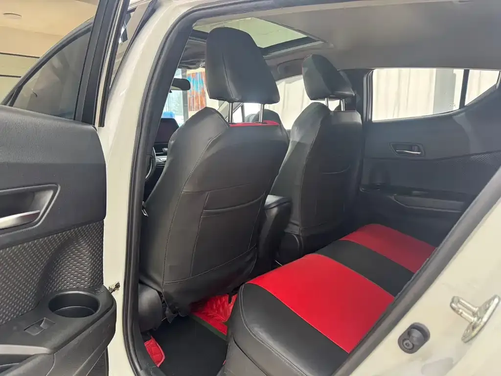 Toyota C-HR 2021 из CN, фото 8