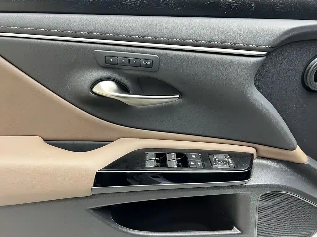 Lexus ES 2022 из CN, фото 8
