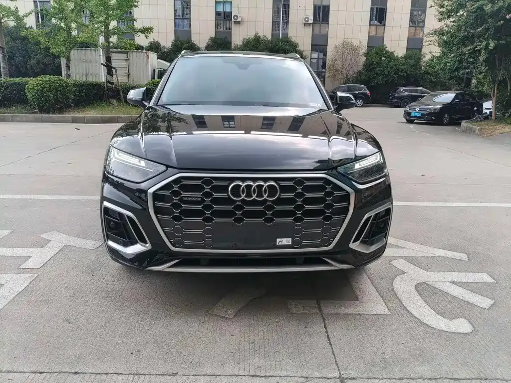 Audi Q5L 2021 из CN, фото 2
