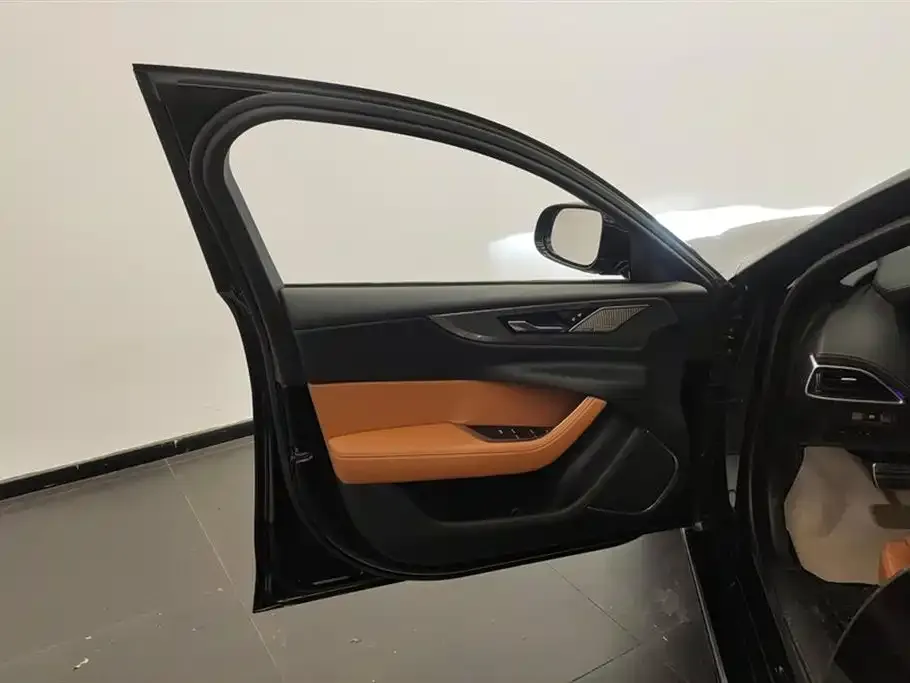 Jaguar XEL 2025 из CN, фото 7