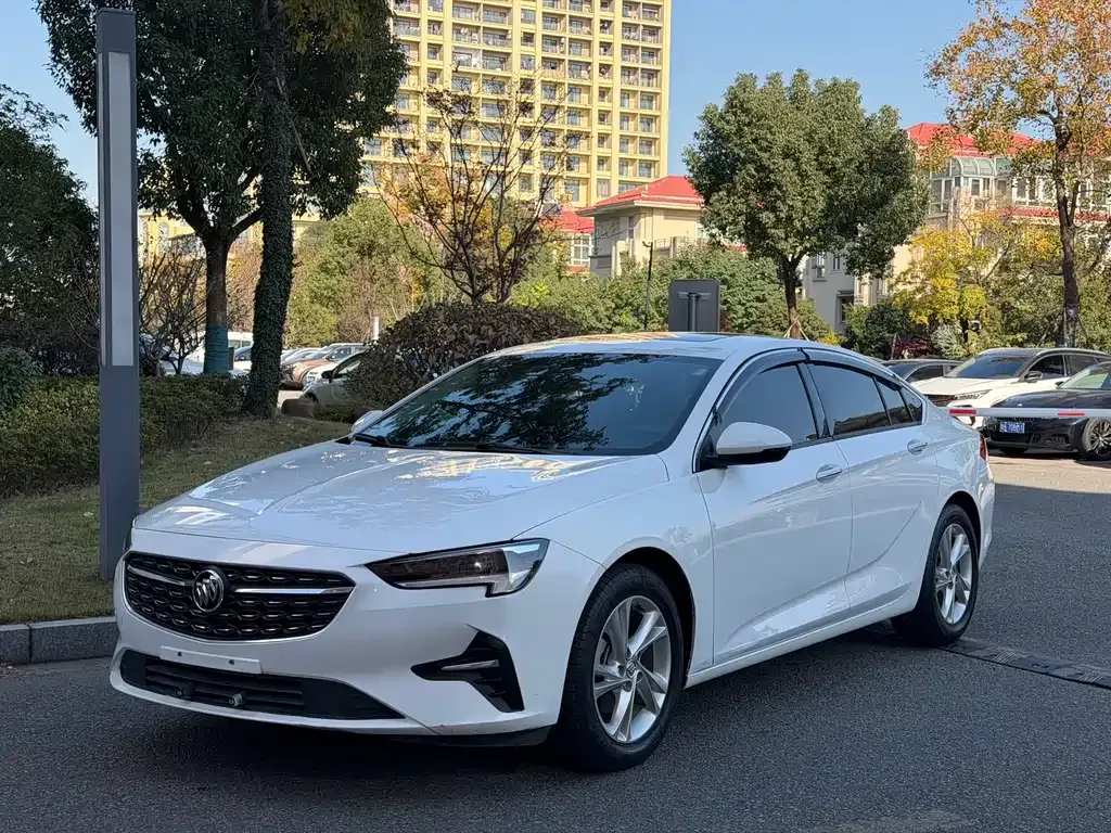 Buick Regal — фото 1