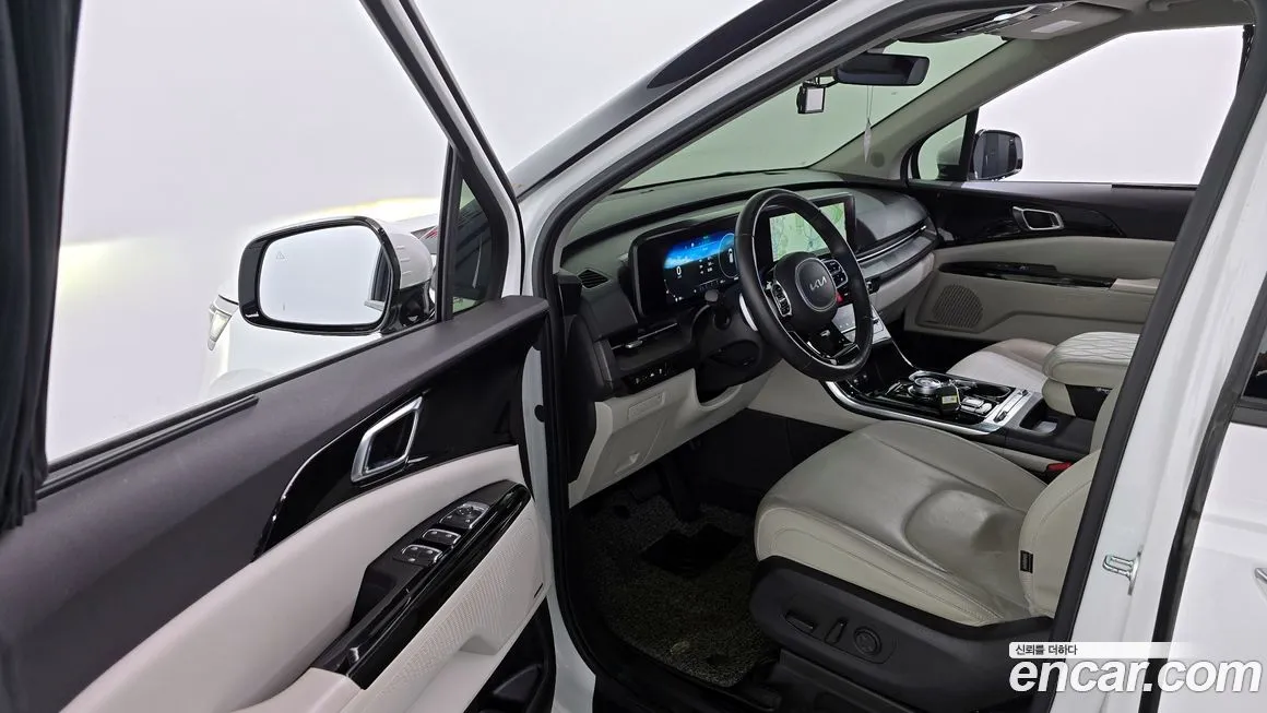 Kia Carnival — фото 10