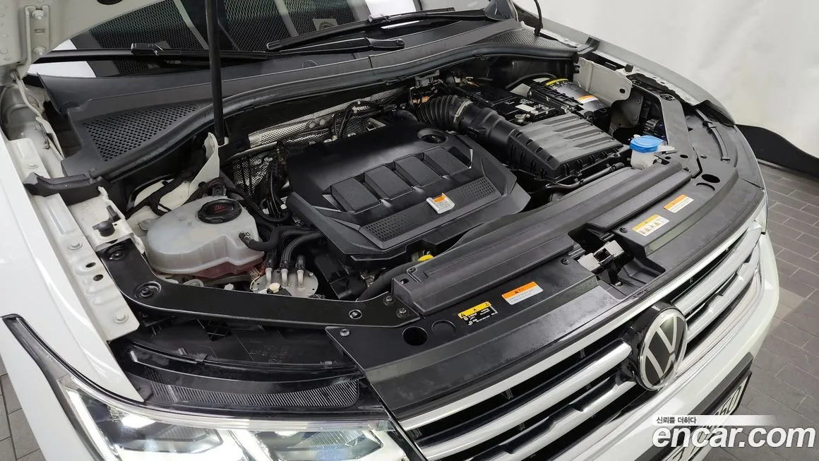 Volkswagen Tiguan — фото 6