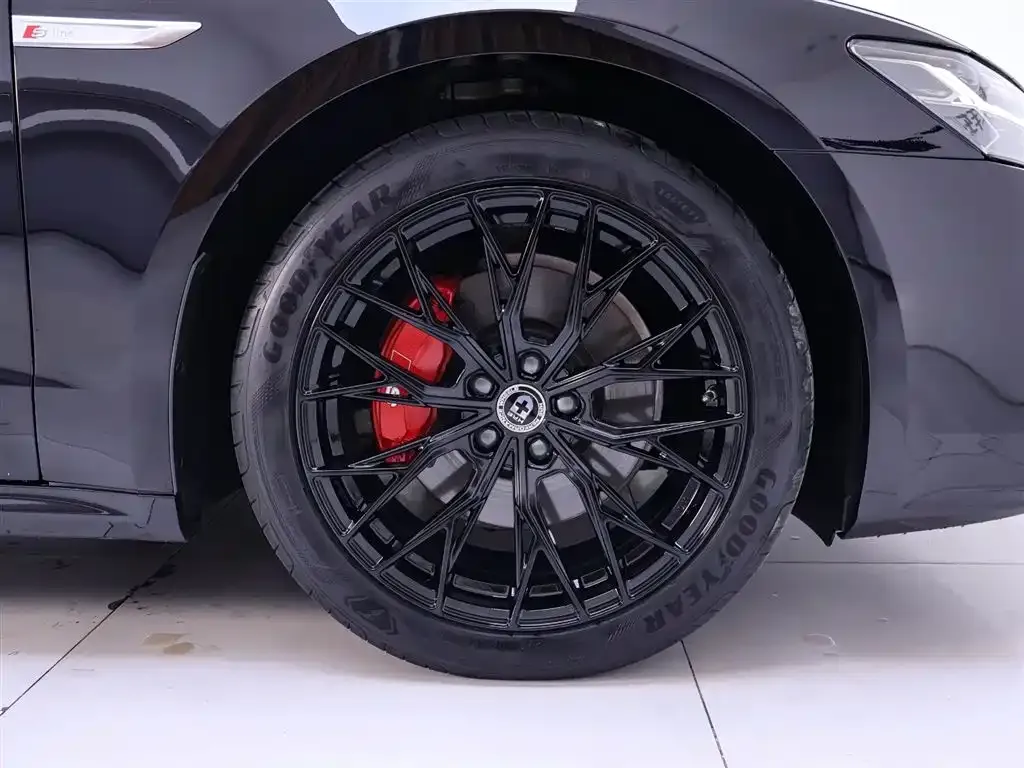 Audi A7L 2024 из CN, фото 6