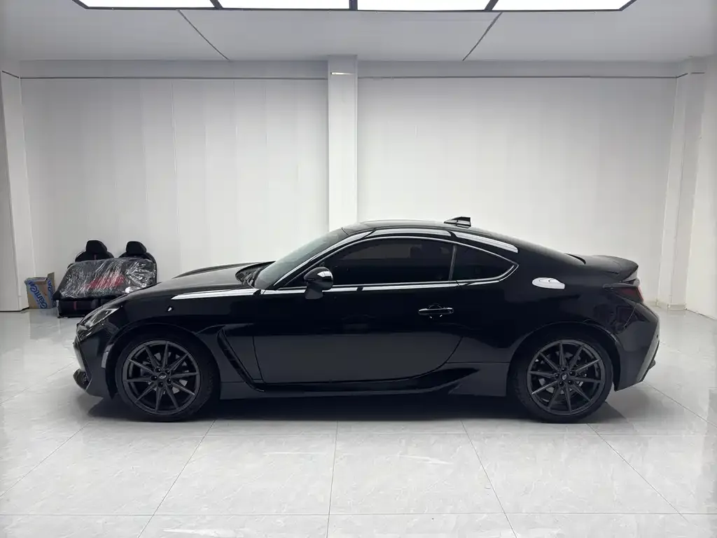 Subaru BRZ 2022 из CN, фото 4