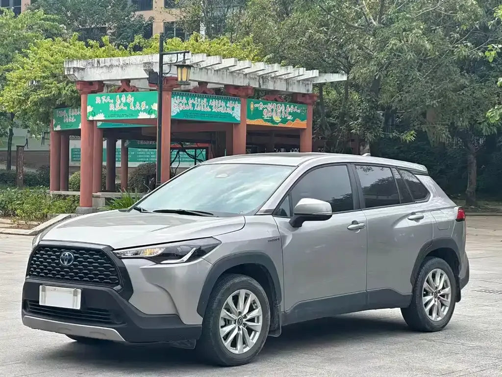Toyota Corolla Cross 2024 из CN, фото 1