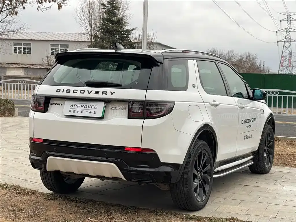 Land Rover Discovery Sport Hybrid — фото 8