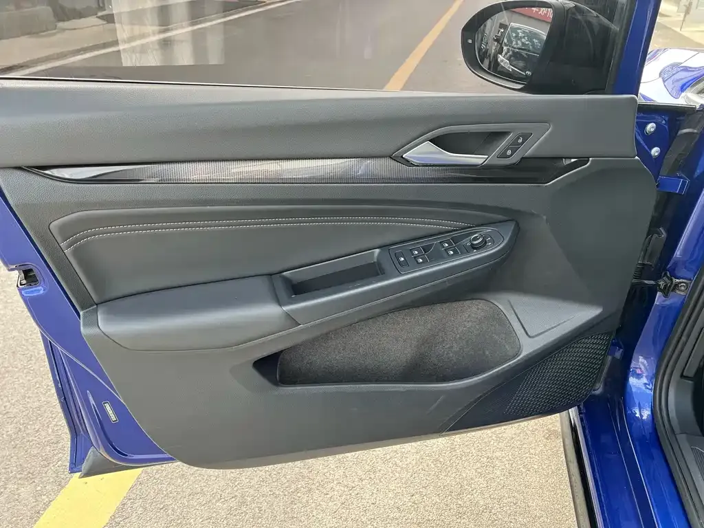 Volkswagen Golf 2021 из CN, фото 8