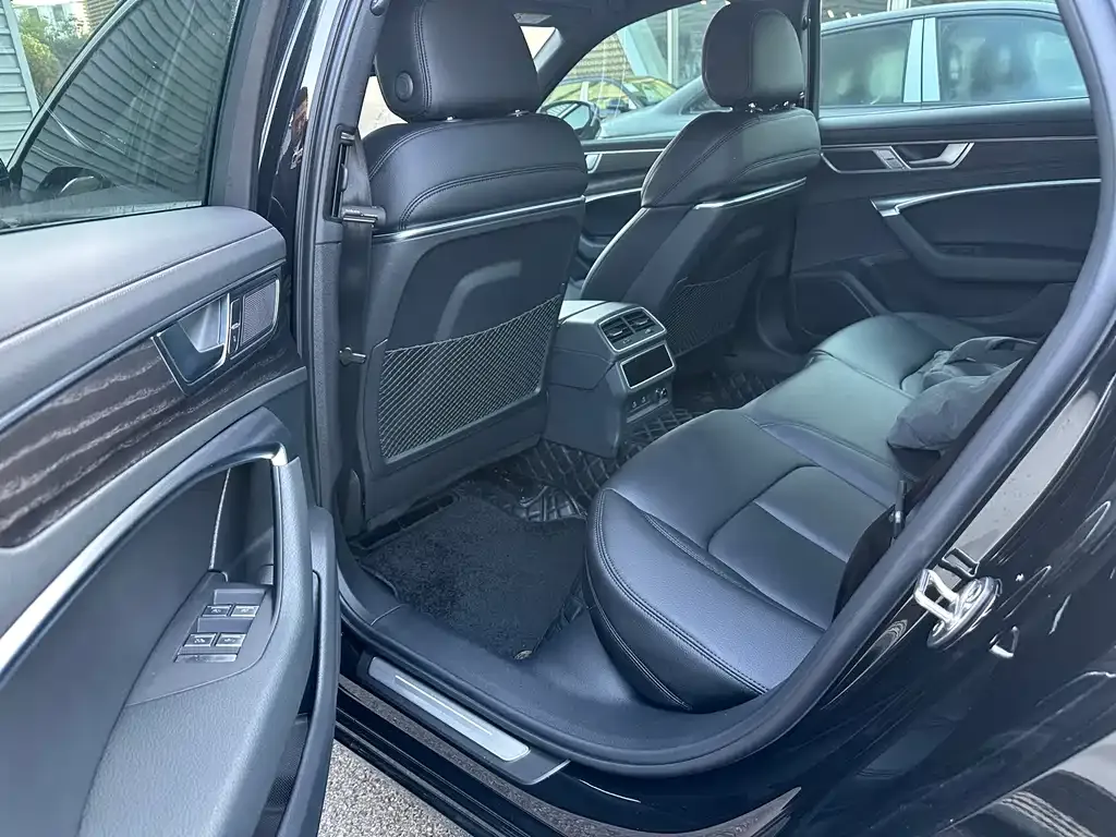 Audi A6L 2024 из CN, фото 6