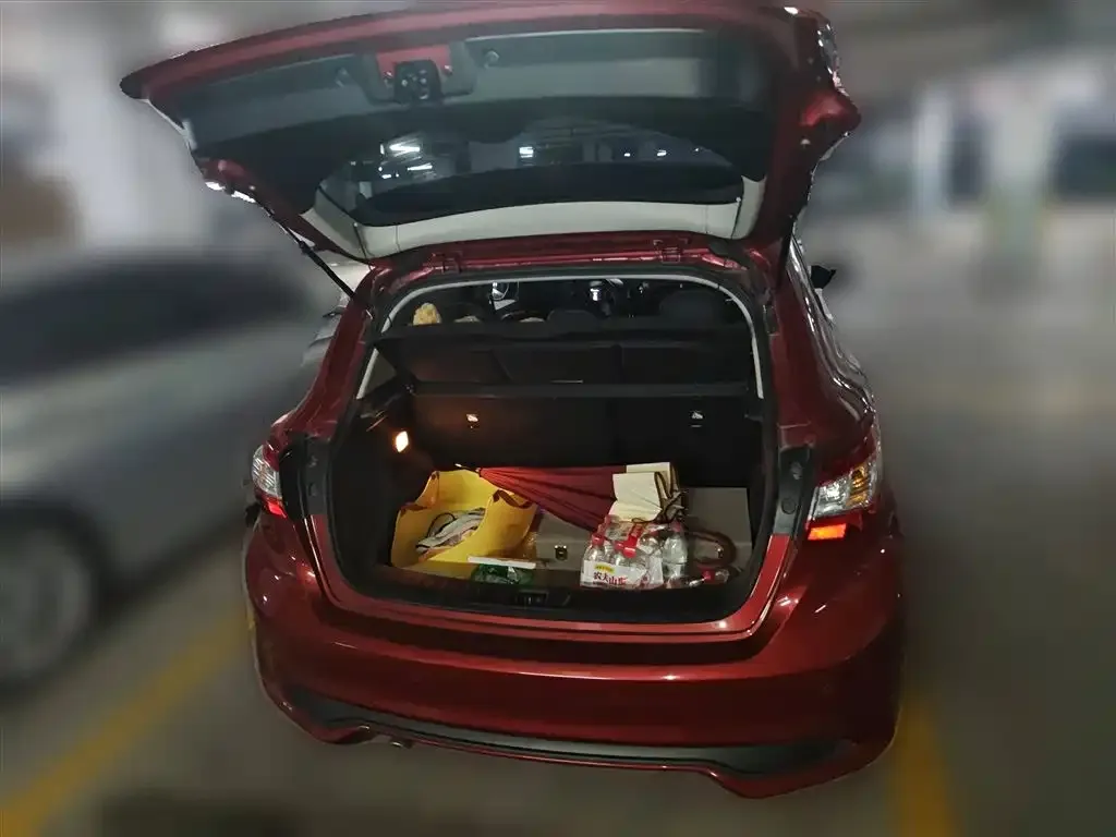 Nissan Tiida 2023 из CN, фото 10