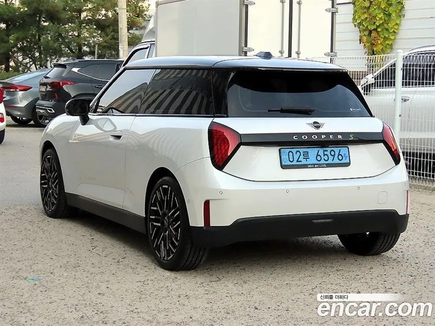 Mini Cooper 2024 из KR, фото 2