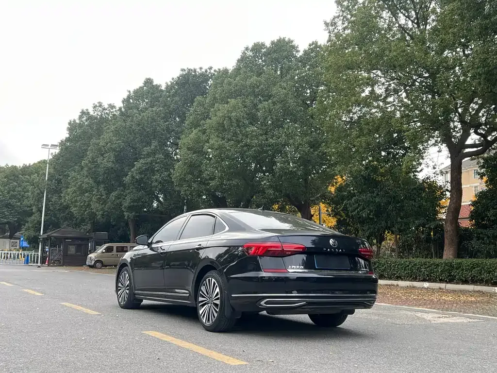Volkswagen Passat — фото 9