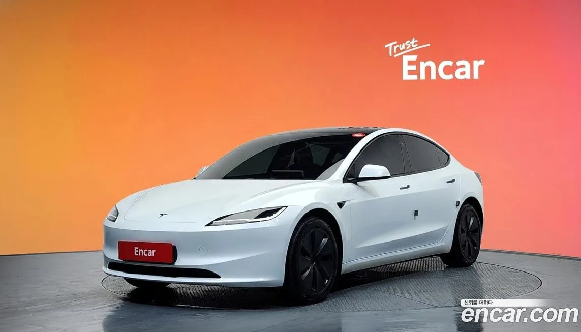 Tesla Model 3 — фото 1