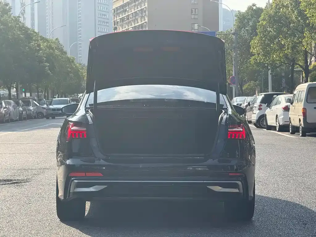 Audi A6L 2024 из CN, фото 10