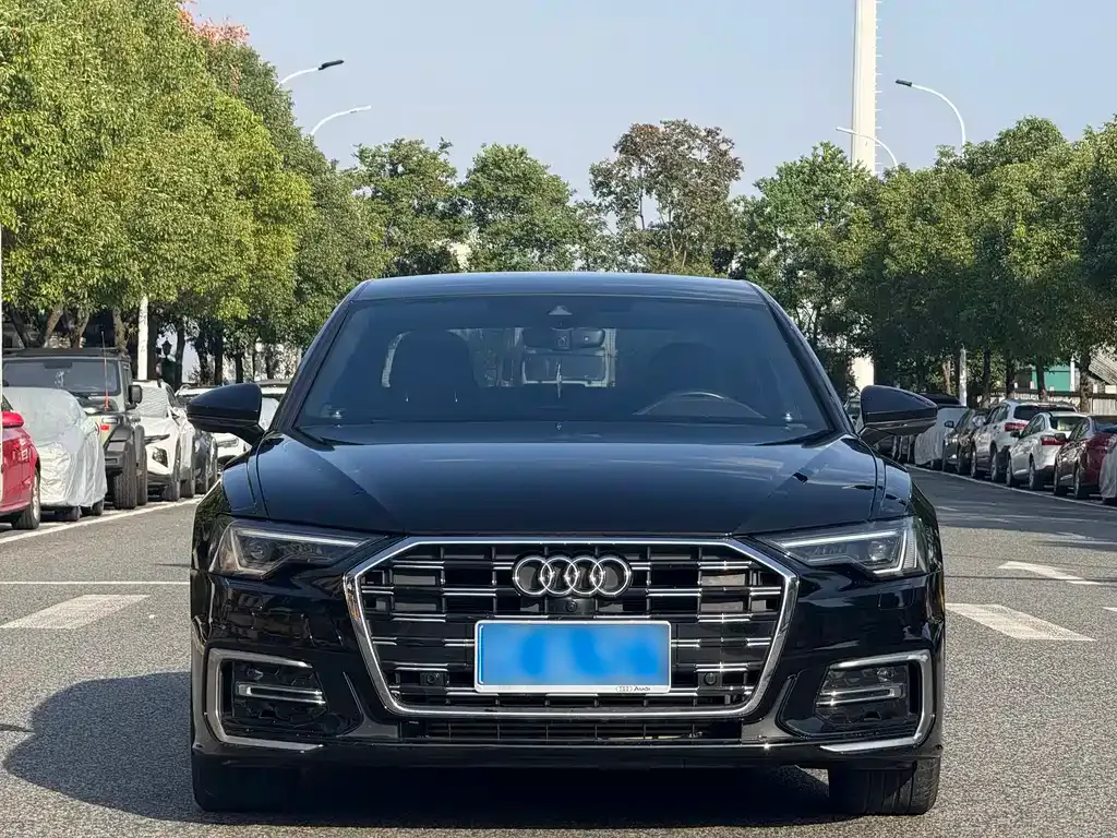 Audi A6L 2024 из CN, фото 2