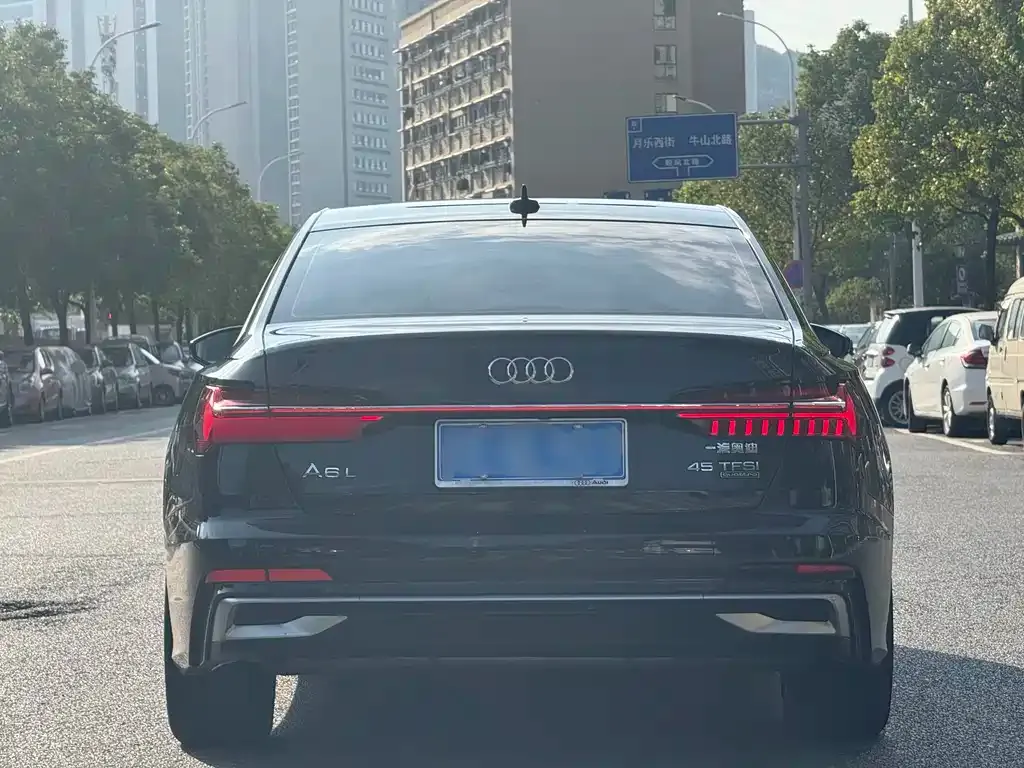 Audi A6L 2024 из CN, фото 5