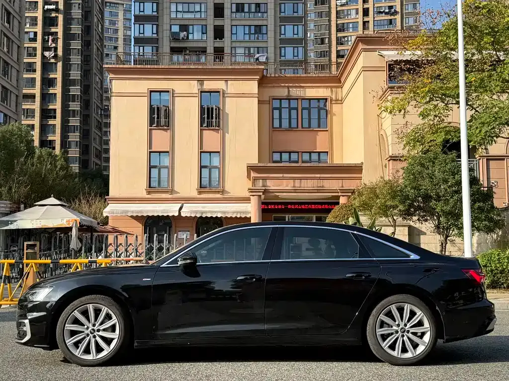 Audi A6L 2024 из CN, фото 8